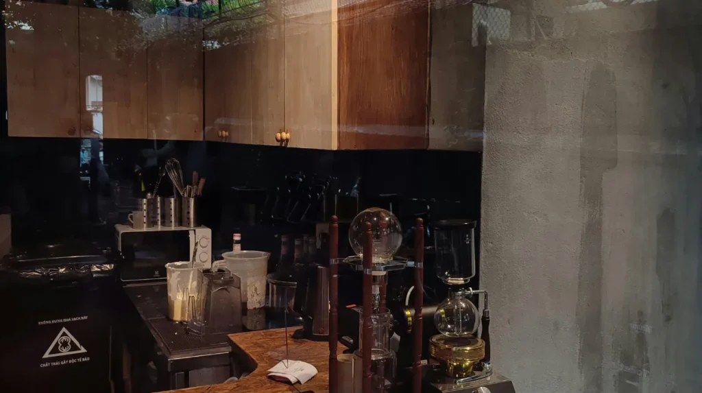 What is call answering service for glass shops Guide in 2025