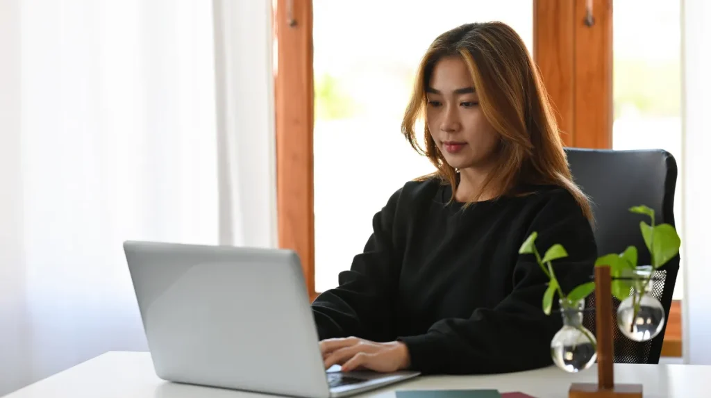 What is a Virtual Mail Forwarding Service Guide in 2025