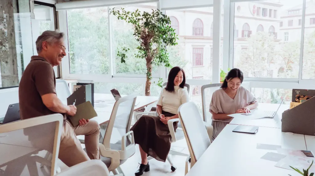 What is a residential mail forwarding service Explained in 2025